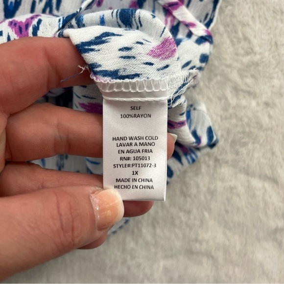 Savana Jane Button Down Woman’s Blouse Size 1X Roll Tab Sleeve Boxy New Aztec - Picture 6 of 9